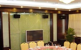Rezen Hotel Huaxia  4*